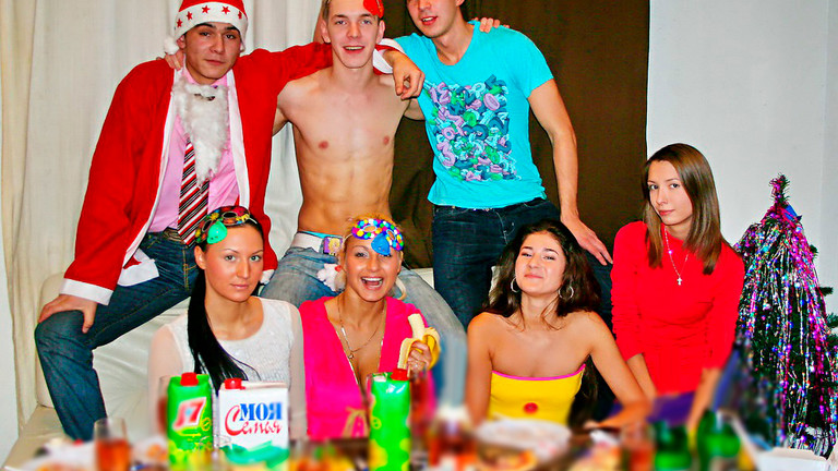 Student Sex Friends Celebrate X-Mas