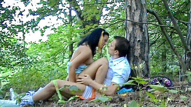 Amateur Couple's Park Entertainment