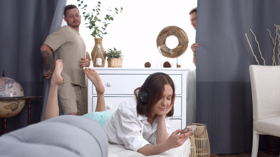 Seducing a Hot Flatmate